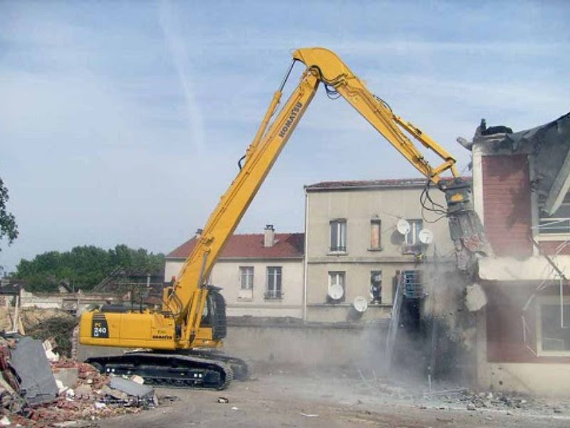 Dịch vụ phá dỡ công trình trọn gói năm 2024