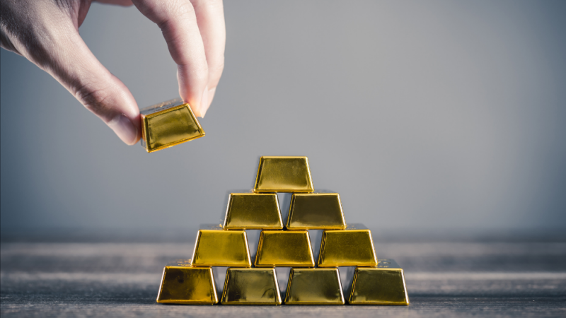 Nên phân loại rõ ngăn cất giữ vàng với ngăn chứa tài liệu, hồ sơ để dễ lấy, tránh xây xước 